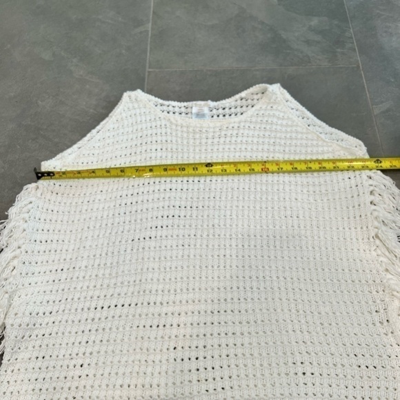 Minnie ROSE 🤍 knit crochet ivory sweater w/fringe sleeveless top or vest EUC‼️ - Picture 4 of 6